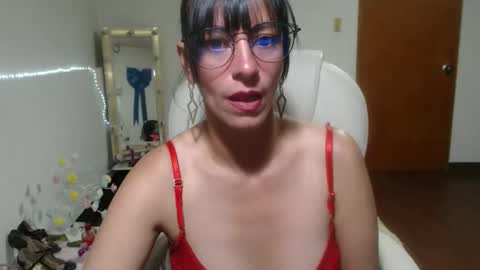 Ilaira  online show from May 27, 1:57 am