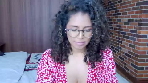 Kloe online show from December 4, 6:50 pm