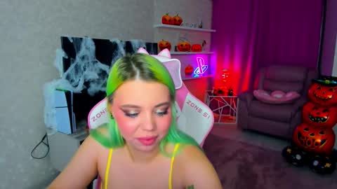 Roxy online show from October 30, 5:14 pm