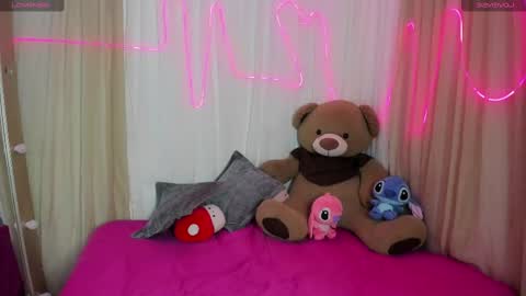 aurora online show from March 3, 7:14 pm