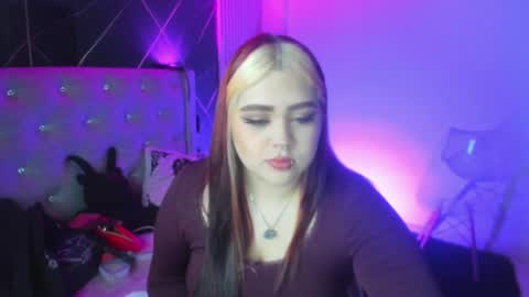 im_bunny__ online show from November 22, 11:35 am