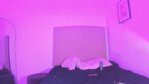 im tiffany  online show from February 8, 5:11 am