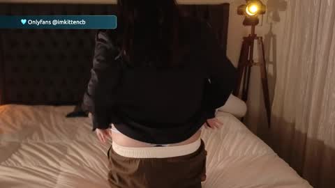 Hi Im  online show from June 6, 5:36 am