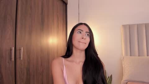 sarah online show from November 15, 9:49 pm