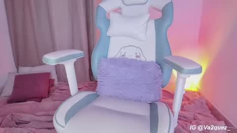 Sara online show from April 6, 2:33 am