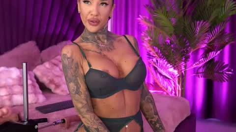 Scarlet online show from November 4, 5:45 am