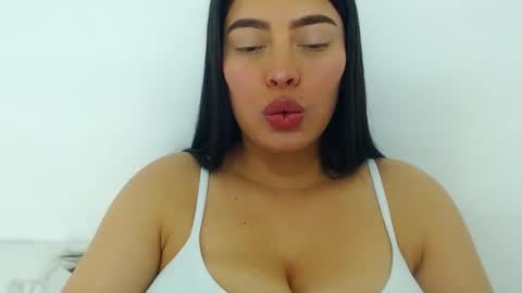 imsweetlips online show from March 8, 8:13 pm