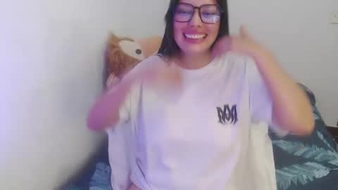 imsweetlips online show from October 4, 6:45 pm