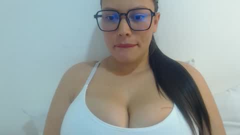 imsweetlips online show from November 7, 10:04 pm