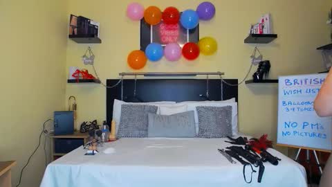 inannalove online show from September 30, 8:03 pm