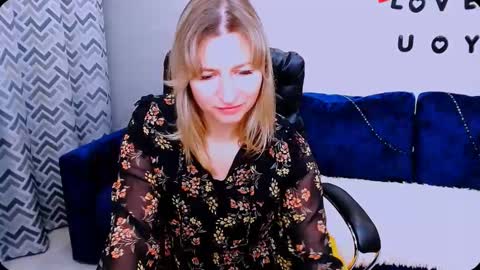 incredible_ariela online show from October 12, 10:17 am