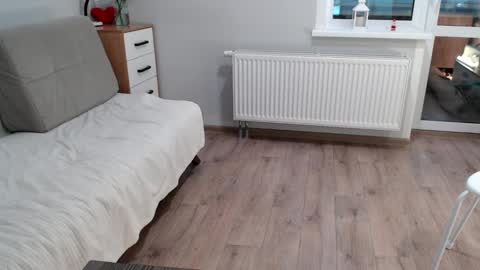 Della online show from December 15, 11:34 am