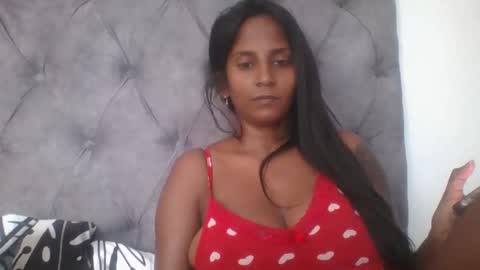 Snapshot of indianjasmin chatting on January 13, 7:00 am priya online show from January 13, 7:00 am