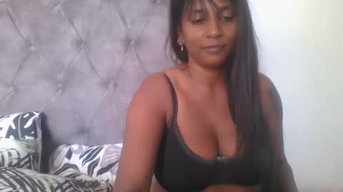 Snapshot of indianjasmin chatting on January 30, 6:24 am priya online show from January 30, 6:24 am