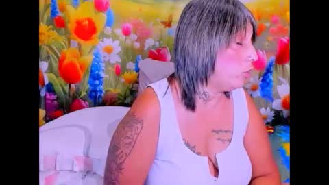 indianroxy27 online show from March 31, 1:27 am