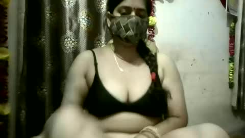indiansexyqueen online show from December 15, 6:35 pm
