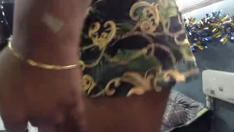 Snapshot of indiantina01 chatting on December 18, 4:53 am tina online show from December 18, 4:53 am