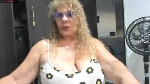 indiraa_channell online show from April 17, 10:56 pm