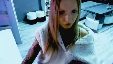 InesDesire online show from October 15, 9:39 pm