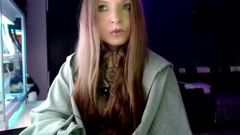 InesDesire online show from February 27, 8:28 am