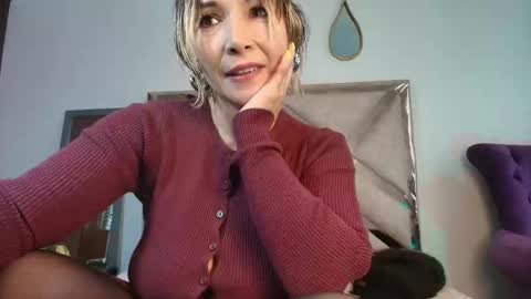 Snapshot of ingridbergman chatting on September 18, 4:16 pm online show from September 18, 4:16 pm