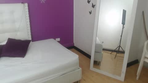 innocent_sexybaby online show from November 18, 3:40 am