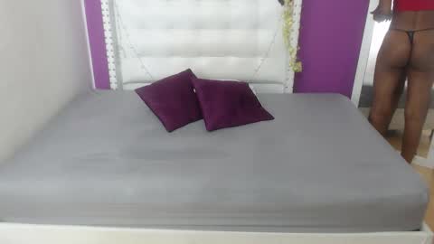 innocent_sexybaby online show from December 2, 3:30 am