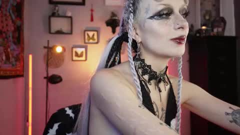   SANIA  online show from February 25, 4:16 pm