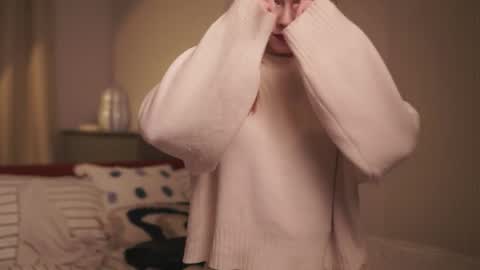 Avie online show from March 10, 2:54 pm