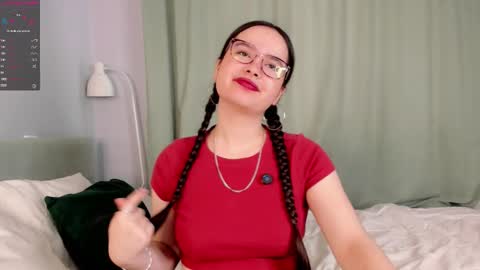 Snapshot of iralascola chatting on October 3, 2:38 am Mia online show from October 3, 2:38 am