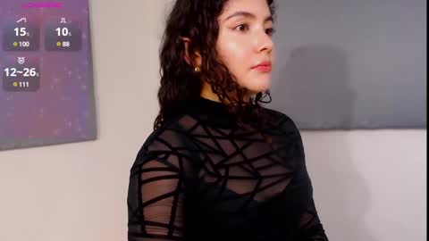 Snapshot of iris_caprice chatting on December 12, 1:53 am Instagram iris caprice online show from December 12, 1:53 am