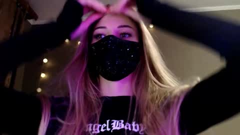 Lily online show from January 15, 5:08 pm