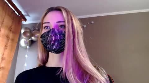 Lily online show from November 24, 11:56 am