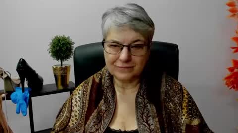 I R I S online show from February 18, 7:32 am