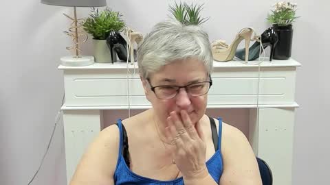 I R I S online show from December 18, 7:24 am