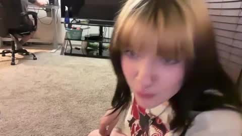 irissweets online show from February 15, 2:25 am