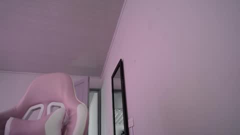 Isabella  online show from February 10, 2:09 pm