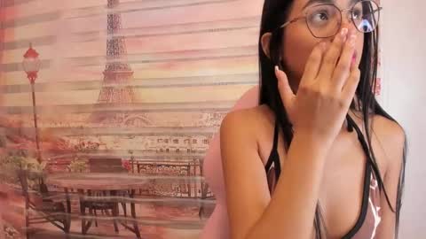 Snapshot of isa_little4u chatting on October 7, 10:19 am online show from October 7, 10:19 am
