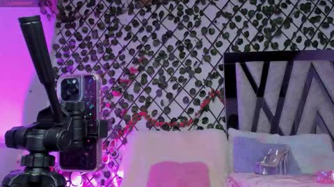 Isa online show from February 20, 11:49 pm