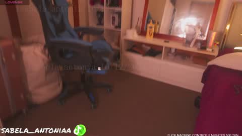 Snapshot of isabela_antonia_ chatting on December 18, 9:14 am online show from December 18, 9:14 am