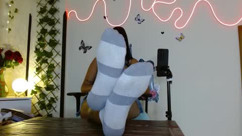 I S A online show from February 18, 1:54 pm