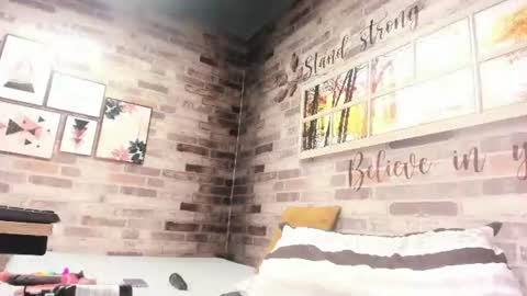 Isabela online show from July 9, 3:47 pm