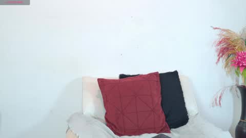 Isabella online show from April 2, 3:59 am