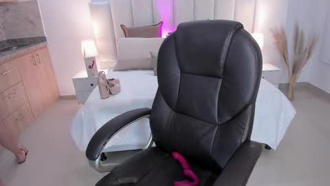 isabela romano online show from November 15, 12:22 am