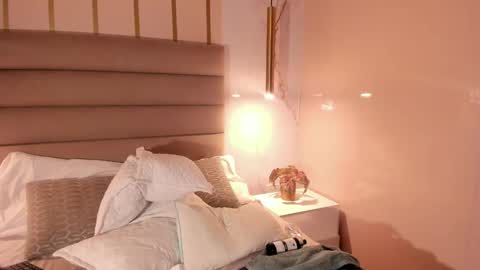 isabelastefano online show from September 29, 4:06 am