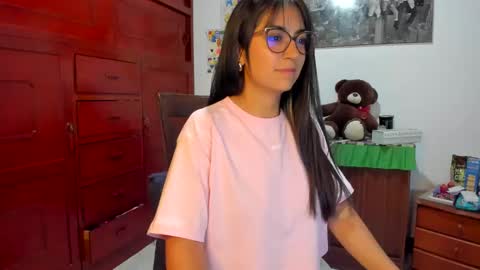 Snapshot of isabella22_1 chatting on January 12, 4:00 am Isabella22 1 online show from January 12, 4:00 am
