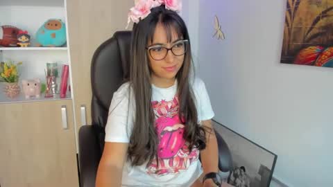 Snapshot of isabella22_1 chatting on September 22, 3:43 pm Isabella22 1 online show from September 22, 3:43 pm