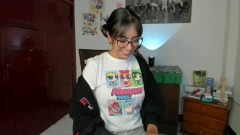 Snapshot of isabella22_1 chatting on January 3, 8:43 pm Isabella22 1 online show from January 3, 8:43 pm