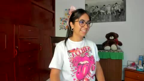 Snapshot of isabella22_1 chatting on December 23, 1:56 pm Isabella22 1 online show from December 23, 1:56 pm