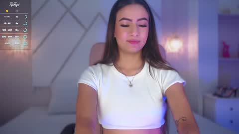Snapshot of isabella__shine chatting on February 4, 3:26 pm Isa online show from February 4, 3:26 pm